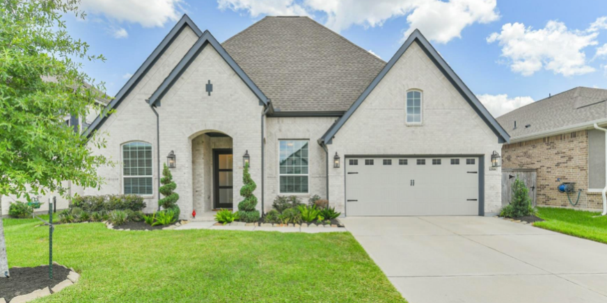 12518 Blossom Dr