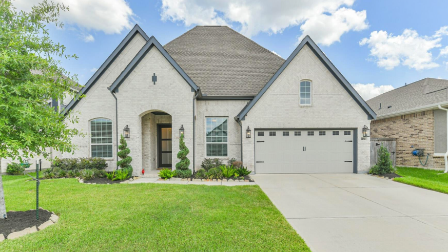 12518 Blossom Dr